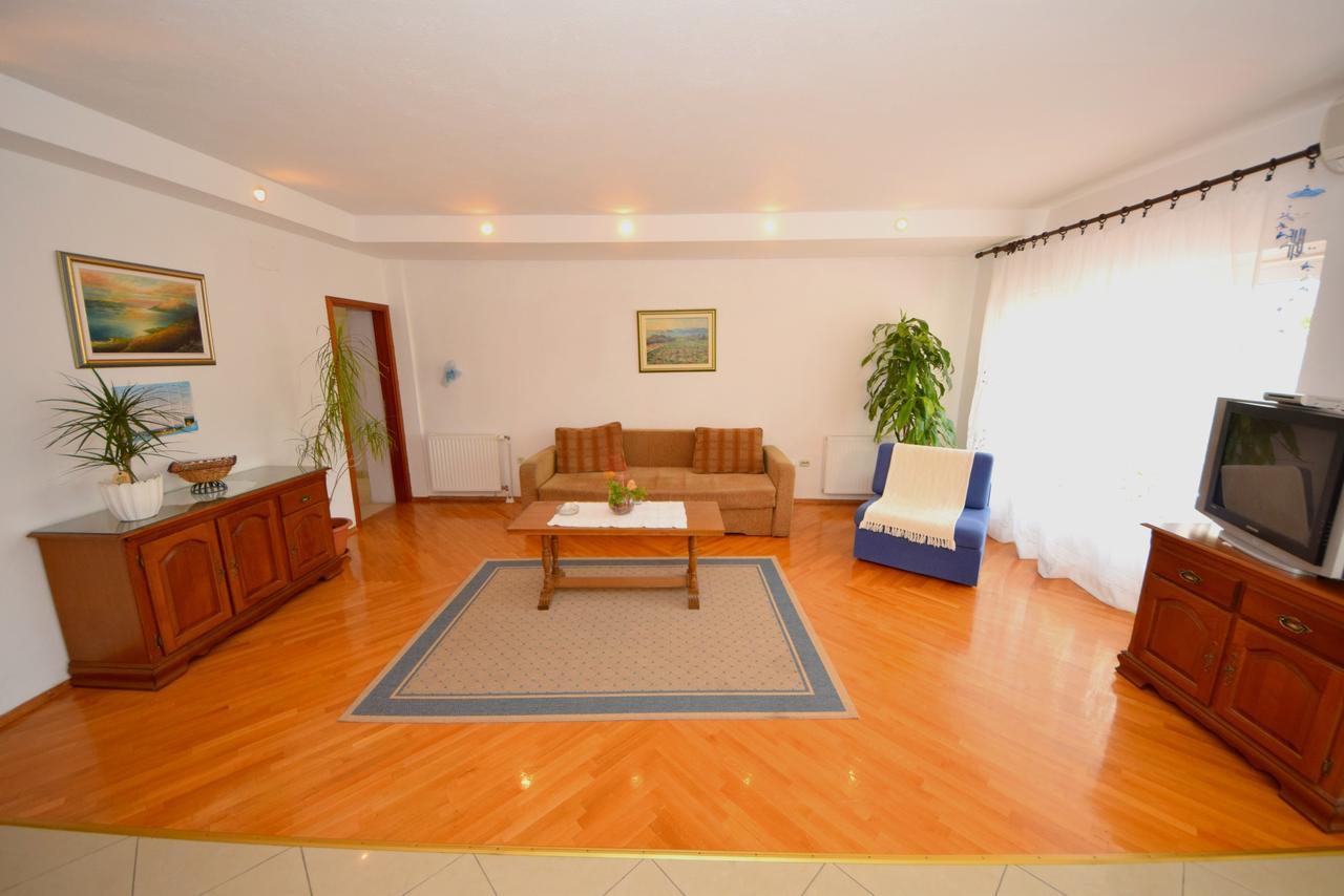 Apartment Ivanita Orebic Exterior photo